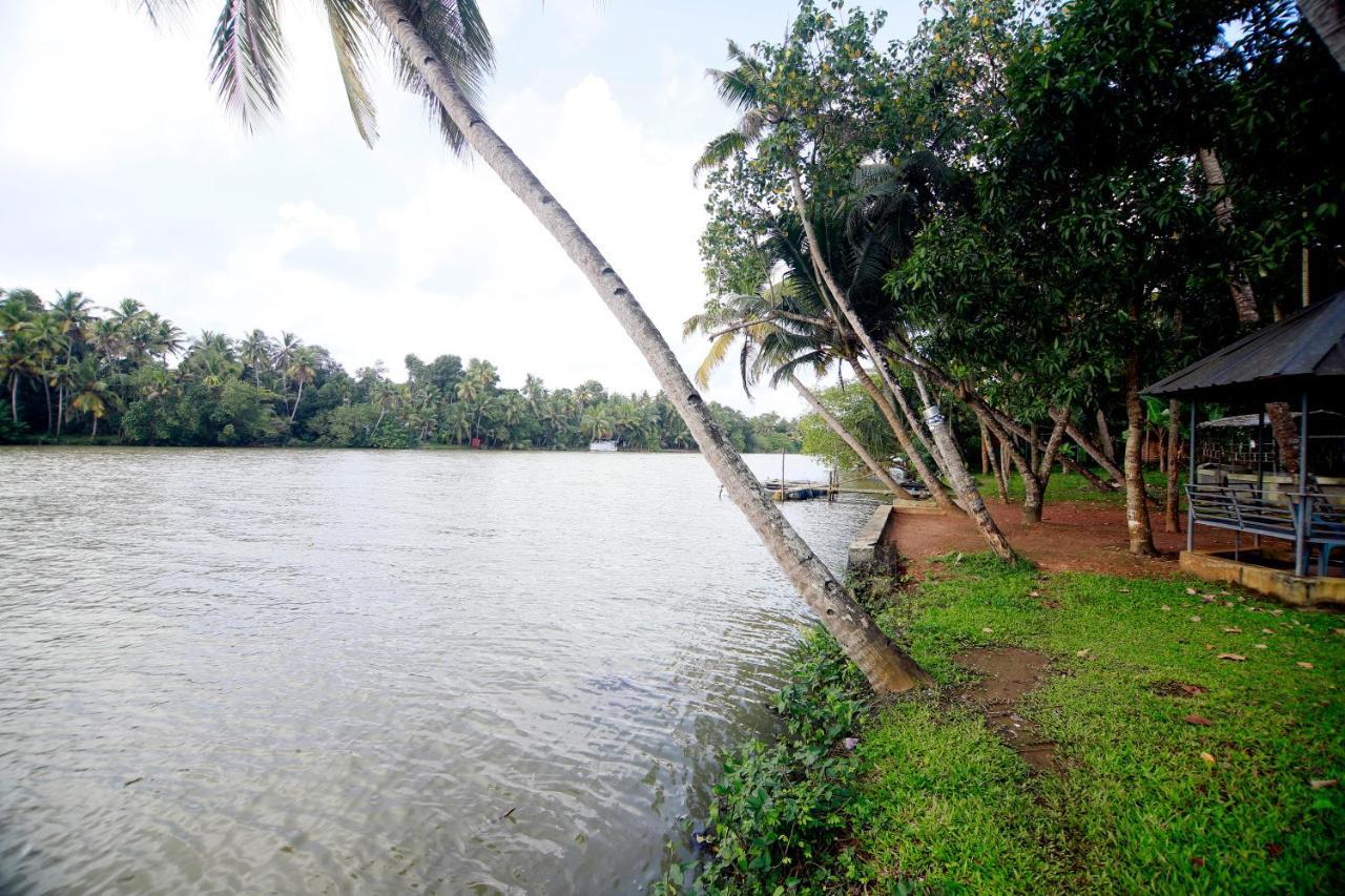 Munroe Lagoons Kollam Dış mekan fotoğraf